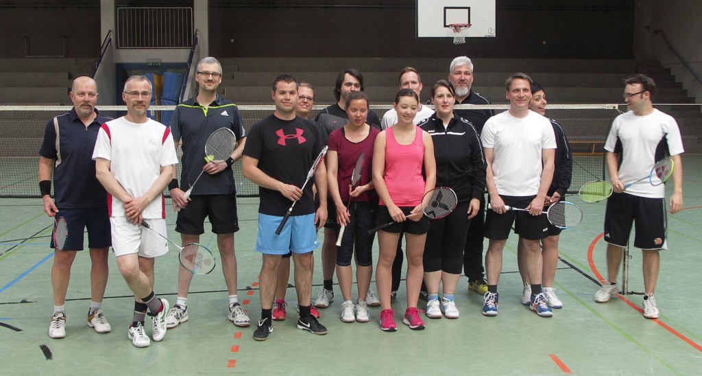 Die Hobbyliga-Mannschaften des ESV Jahn Treysa und des BV Alsfeld  (07. Mai 2015)
